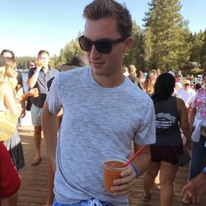 Meet your Posher, Gino